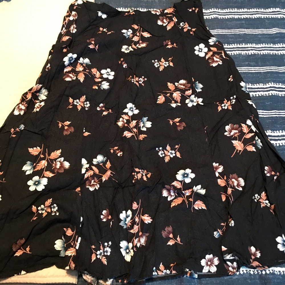 CHARLOTTE RUSSE Fit n Flare Floral  Maxi Skirt